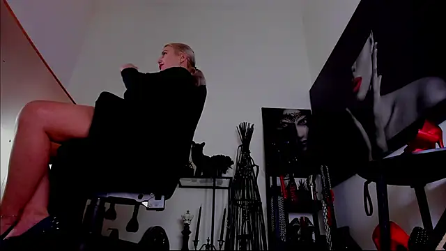 MistressDemi webcam