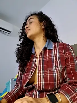 Webcam Model (VelvetCurls)  is live.Free join now!