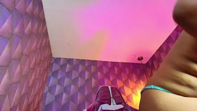 NicolleTaylor webcam