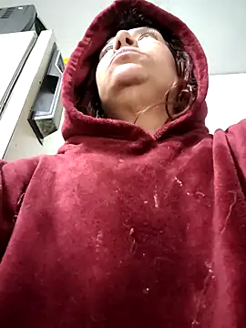 Scarlet_curly8a webcam