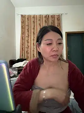 美女xiiuuff18在线直播