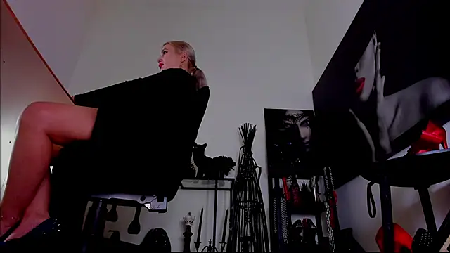 MistressDemi webcam