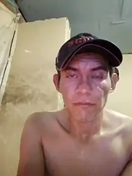 Cloud0nMycock webcam