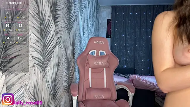 LallyRose69 webcam