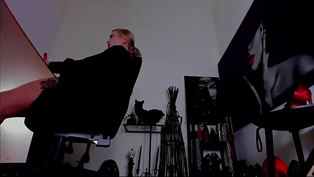 MistressDemi webcam