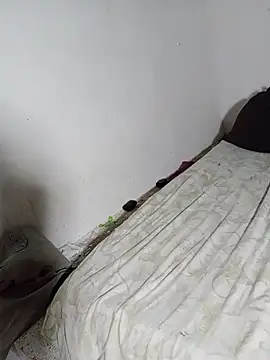 karamelovzla - KarameloVzla's free webcam