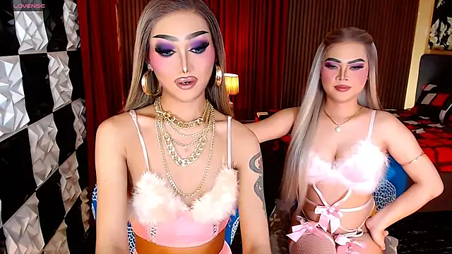 IndestructibleLily webcam