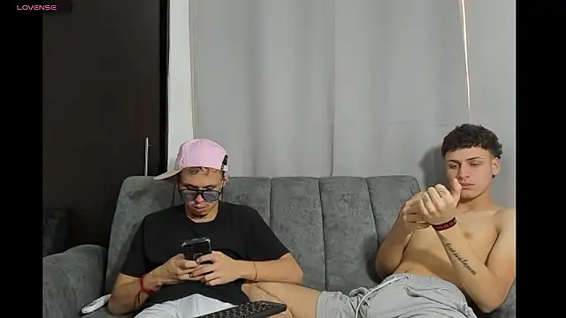 Two_sexboys webcam