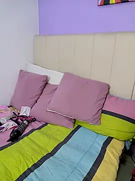 Scarlet_curly8a webcam