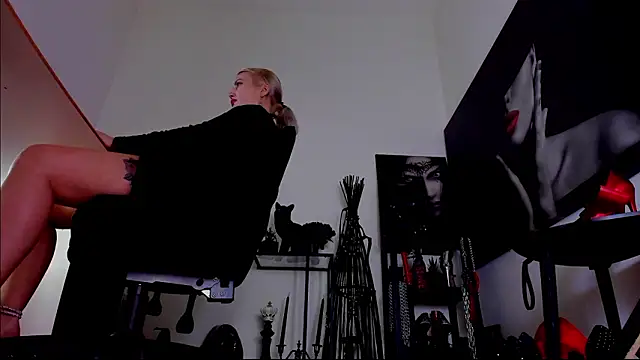 MistressDemi webcam