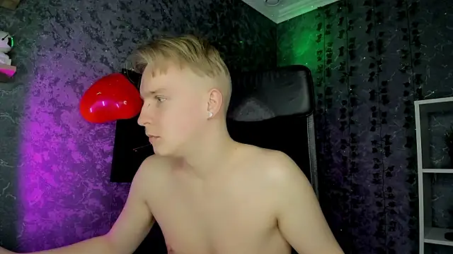 AlexxSweet webcam