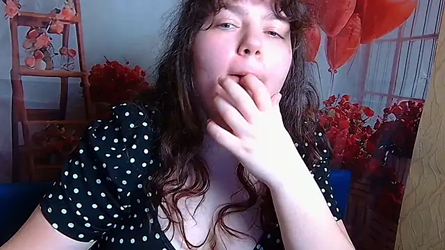 NeonilaLisova webcam