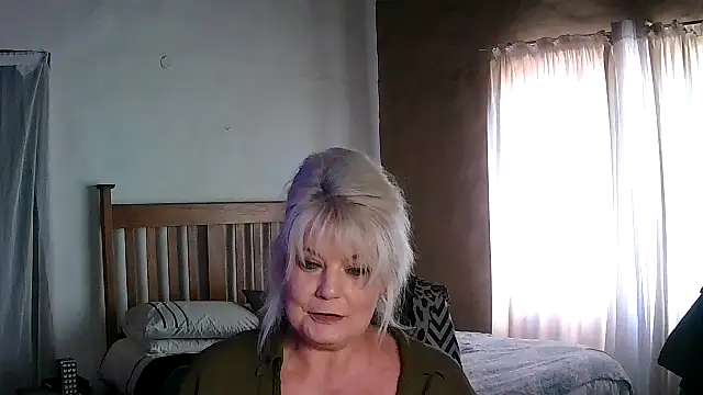 Miahotmilf webcam