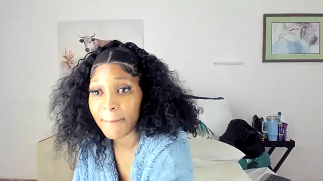 ConnieSmall24 webcam