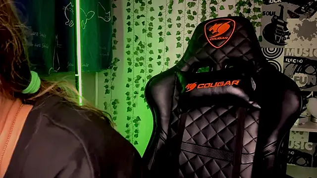 helgicuteness webcam