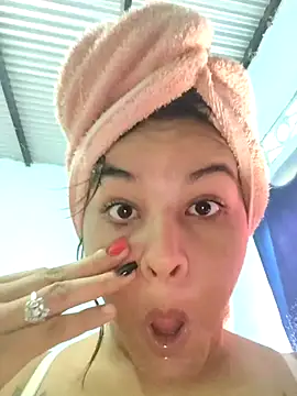 KattalellaGomez webcam