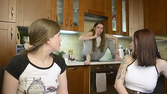 HotCaramellsTV webcam