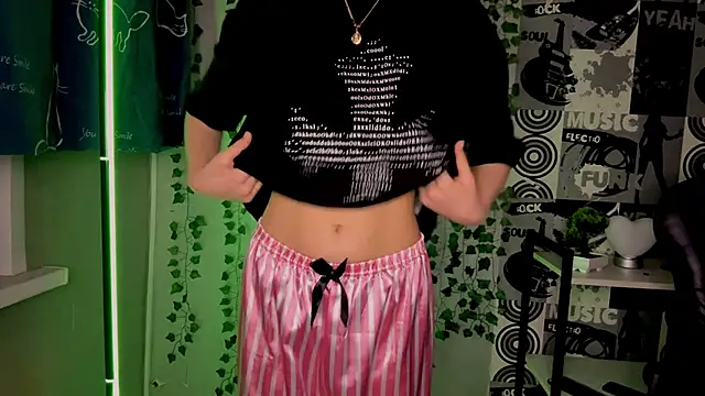 helgicuteness webcam