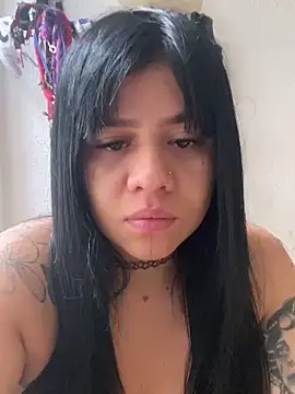 Luna_bigtitss777 webcam