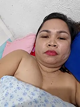 Webcam Model (XXLorie_02)  is live.Free join now!