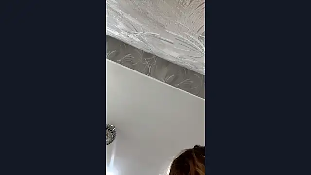 Ur_neighbor_Kira webcam