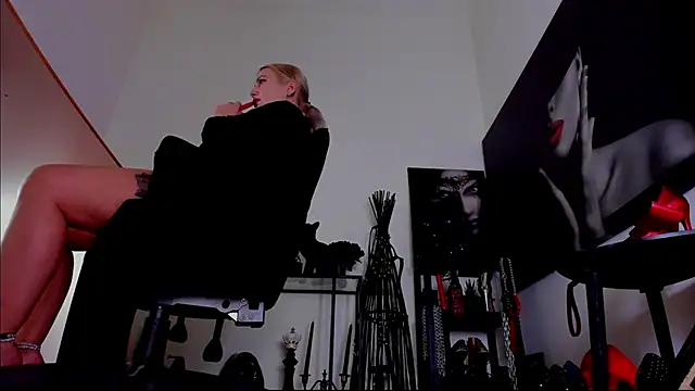 MistressDemi webcam