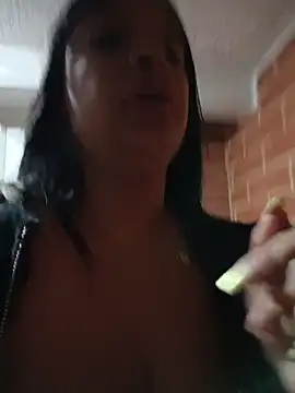 Webcam Model (Layla-daring)  is live.Free join now!