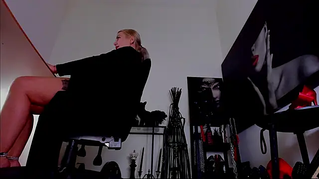 MistressDemi webcam