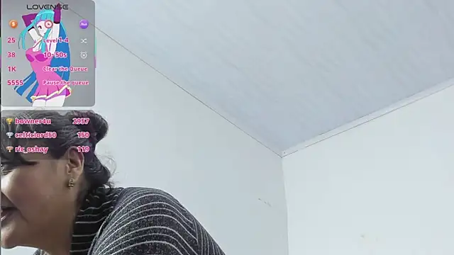 merlyna_goldens webcam