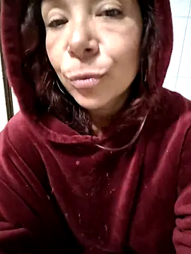 Scarlet_curly8a webcam