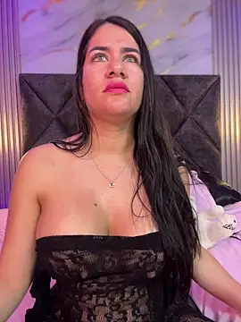 Webcam Model (Zafira_Alabi)  is live.Free join now!