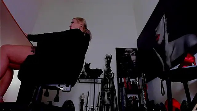 MistressDemi webcam