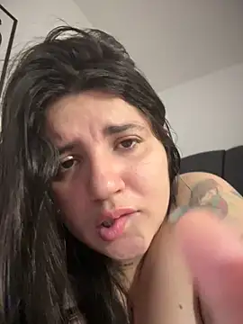 horny_roomiess webcam