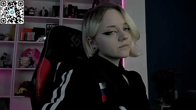 Holy_Mistress_S webcam