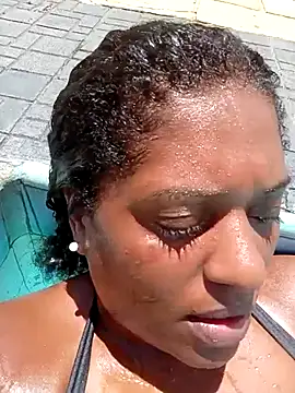 Maliaebonyfetish webcam