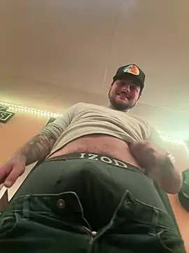 latenightguy Live Webcam on Stripchat