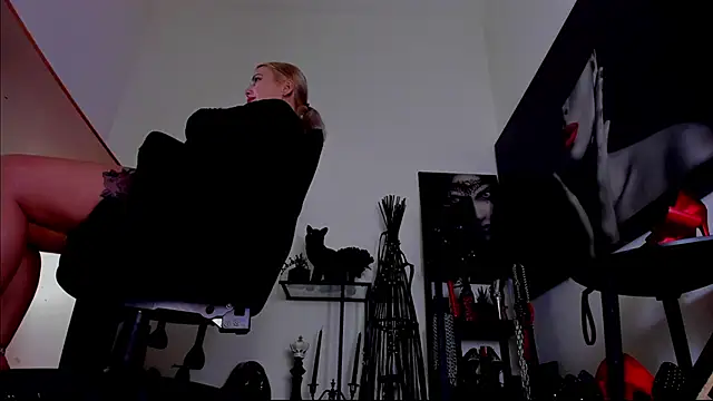 MistressDemi webcam