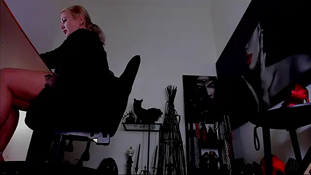 MistressDemi webcam