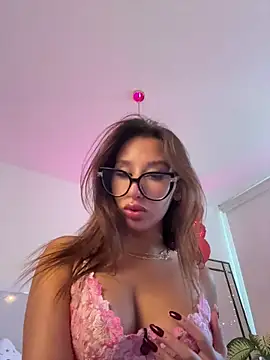 Tiny_lilith webcam