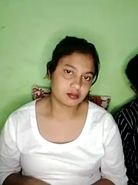 Hotcouple1100 webcam