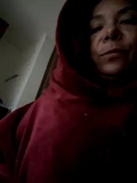 voyeur house Scarlet Curly8a