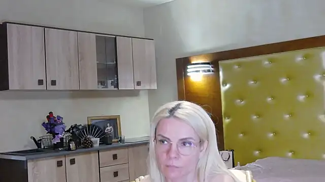 porn stripper DomCaprisse