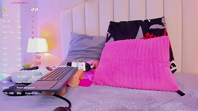 Willow_Wright webcam