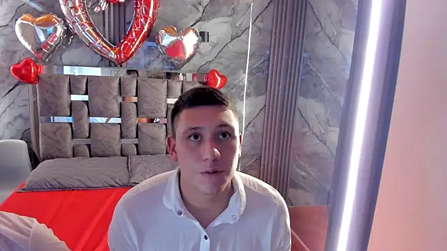 Manson_and_Zoe webcam