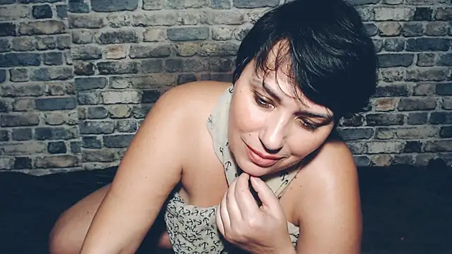 moly_rushh from StripChat is Freechat