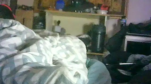 ON3YOULLN3VER_FIR3 webcam