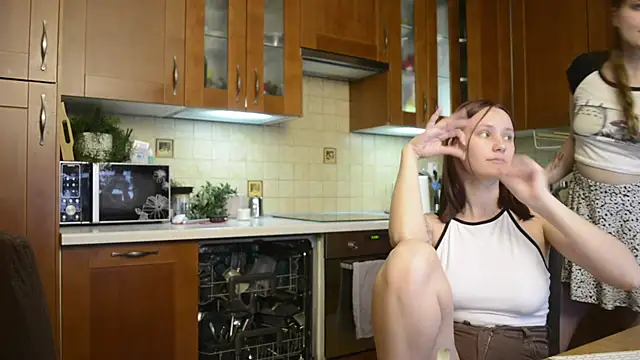 HotCaramellsTV webcam