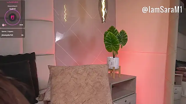 SaraMonroe1 Live Webcam on Stripchat