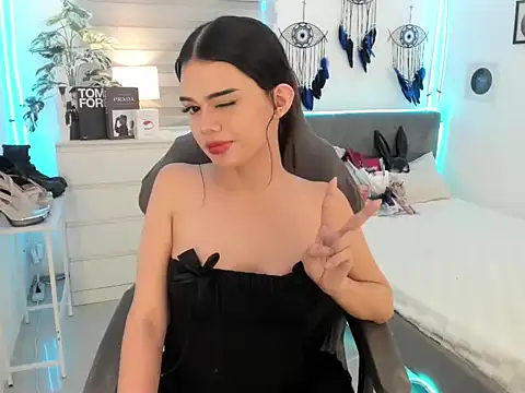 tstoni_talks Live Webcam on Stripchat