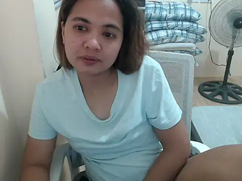 xTheLastVIRGINx webcam